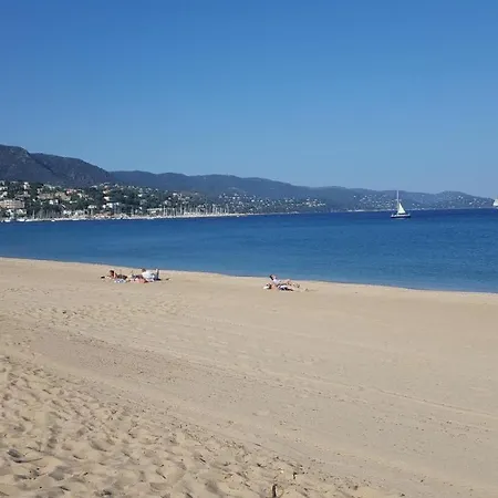 Tahiti Parc Maisonnette Climatisee 6 Pers 2 Chambre Prázdninový dům Le Lavandou